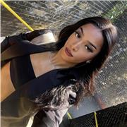 I give private English lessons tailored to your own level and personal needs.